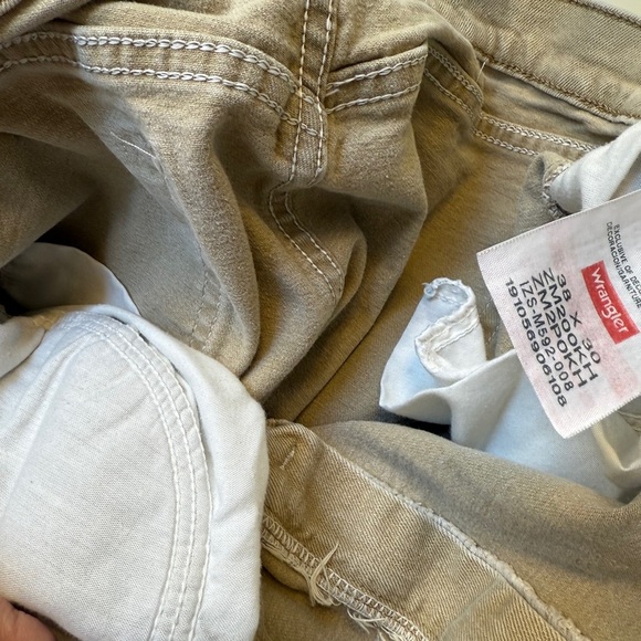 Wrangler Tan Straight Fit Jeans Lightweight Denim Men’s Sz 38x30 - Picture 13 of 13